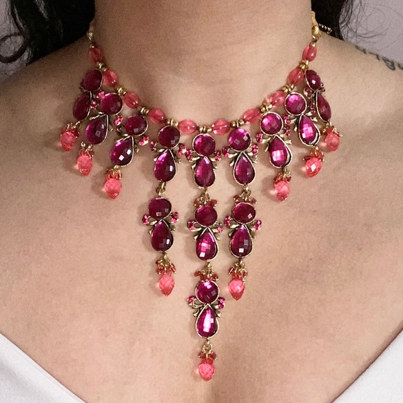 💞 Antique Gold Finished Pink Stone Necklace - Picture 4 of 4